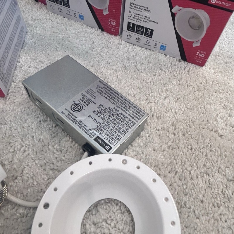 Utilitech Trimless Canless Recessed 3" Downlight LED, Retrofit 5042425 gallery