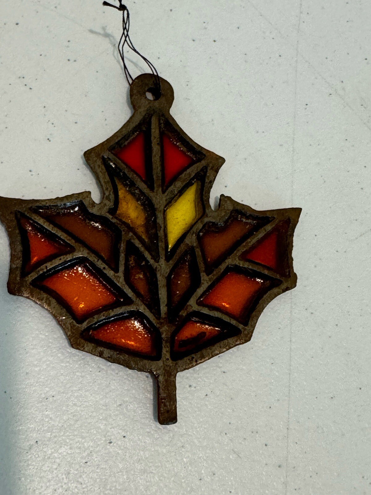 VINTAGE MAPLE LEAF SUNCATCHER WITH STAINED GLASS/ACRYLIC/METAL ~ 4" X 3.50" gallery