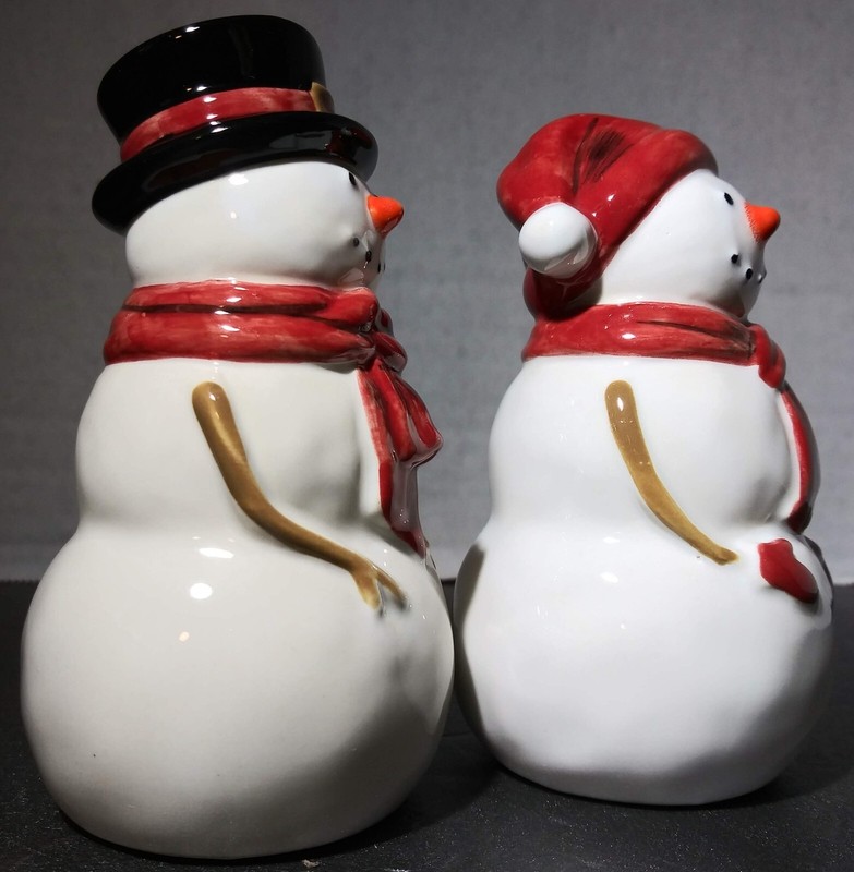 NWT St Nicholas Square YULETIDE Snowman Salt & Pepper Shaker Set Christmas NEW gallery