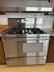 Frigidaire Pro Dual Fuel Range – 40inch, 5 Burners, 2 Electric Ovens, Gas burn