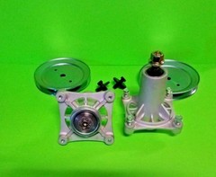 PAIR 42″ 46″ RIDING MOWER DECK MANDRELS & PULLEYS FITS CRAF 195945 192870 187292