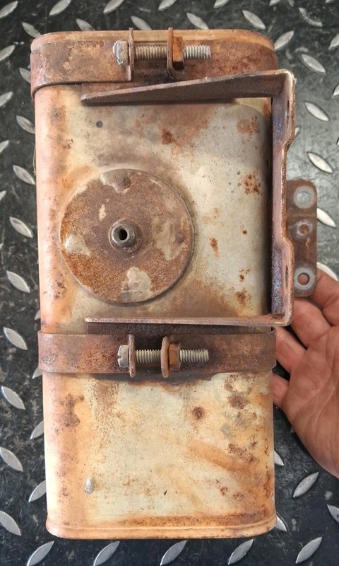 Briggs & Stratton Simplicity 1 Gallon STEEL Gas Tank 9.75" X 4.75" X 5.5" WHITE gallery