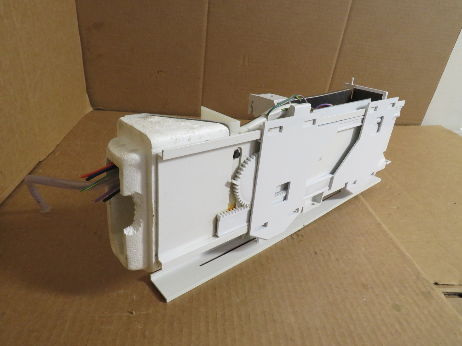 GE Refrigerator Damper Control in Housing Part # WR09X10006 WR17X3323 WR02X8831 gallery