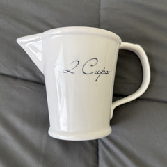 White Ceramic 2-Cup Liquid Measuring Cup with Handle & Pour Spout