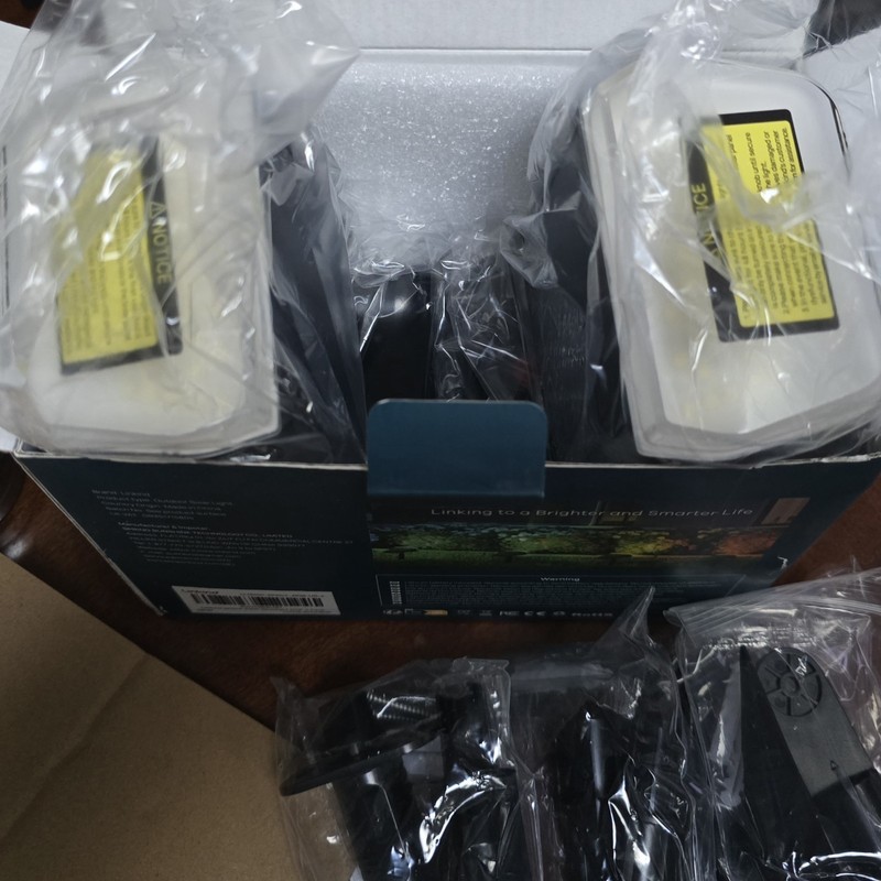 Linkind Solar Spotlight 4pk Model: SP004 Brand New Open Box For Veiwing Complete gallery