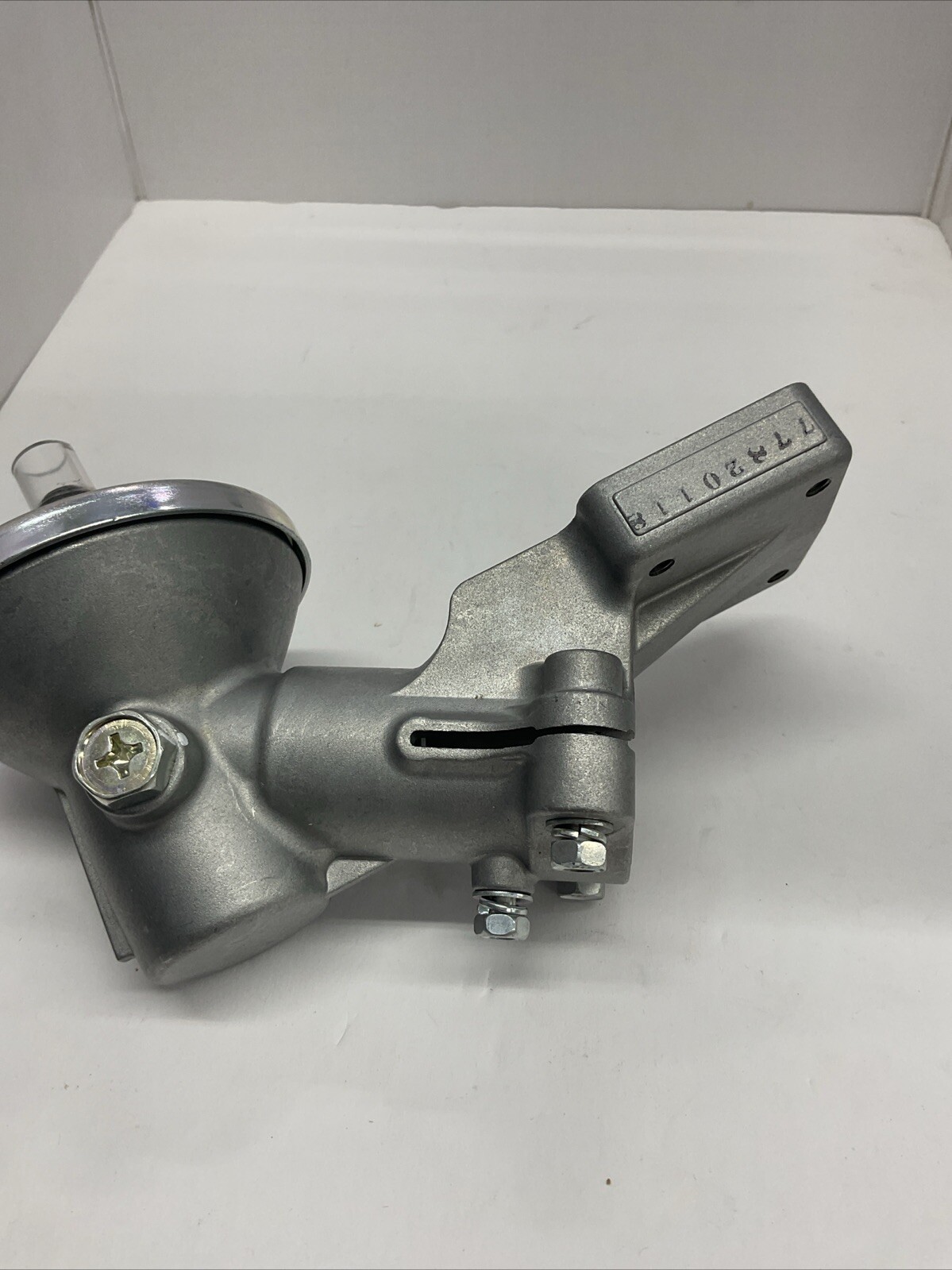 NEW HONDA STRING WEED TRIMMER GEAR BOX CASE HHT25S HHT31S HHT35S 41100-VH8-643 gallery