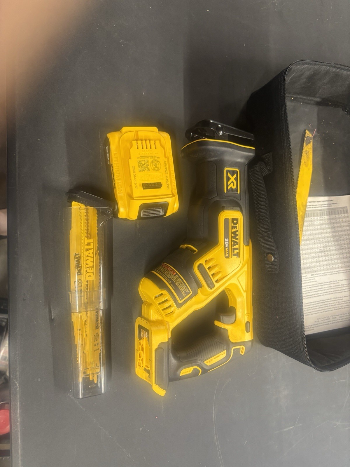 DeWALT DCS367 L 1 20V MAX Compact Reciprocating Saw Kit 5AH Battery+ Charger Bag gallery