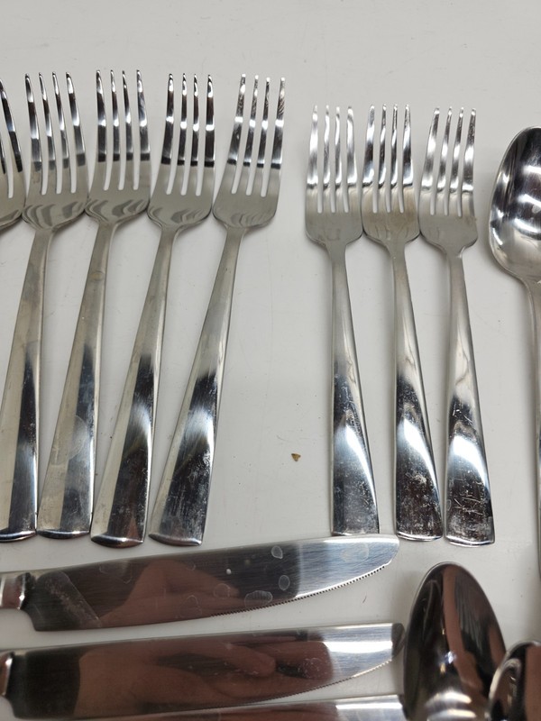 Oneida Flight Flatware Mixed Lot 34 Piece Stainless Steel Silver Tone gallery