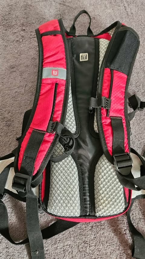 FUL Backpack CamelPak   Pack Travel Red Expandable 2.0 No Bladder 4