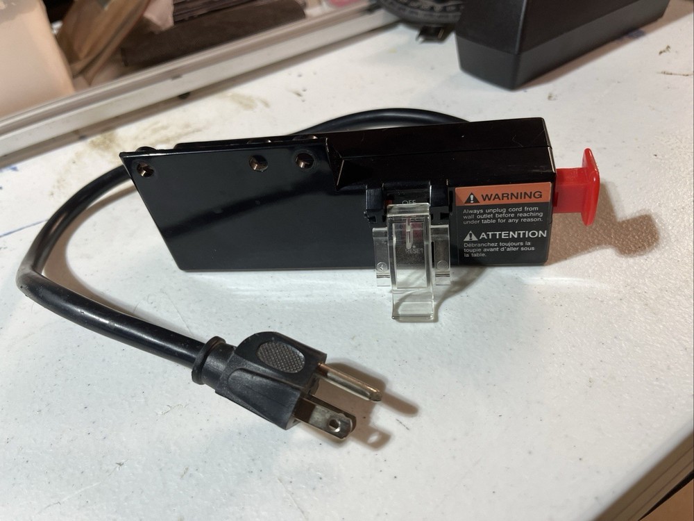 Power Tool On / Off Switch with 2 Outlets - 125VAC - 15 A - 60Hz