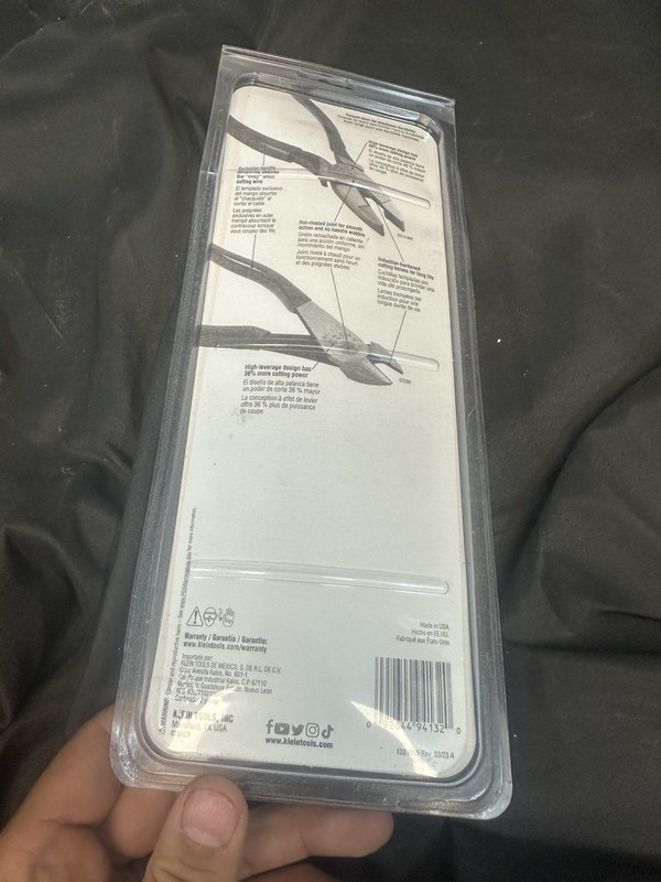 Klein Tools D2139NE2288 - Lineman's Pliers & Diagonal Cutters 2-Piece Kit - NEW gallery
