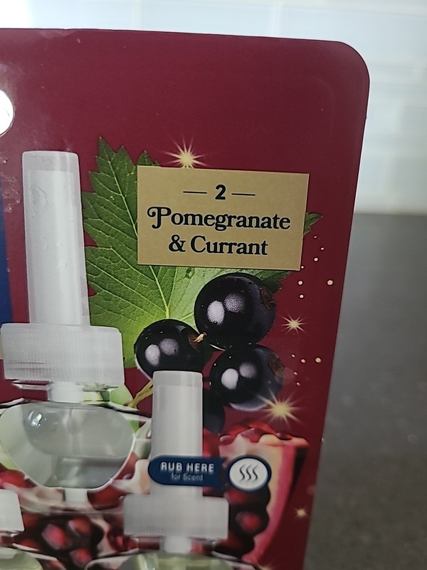 (5) Glade Plugins Scented Oil Refills Pumpkin & Ginger 3 + Pomegranate Currant 2 gallery