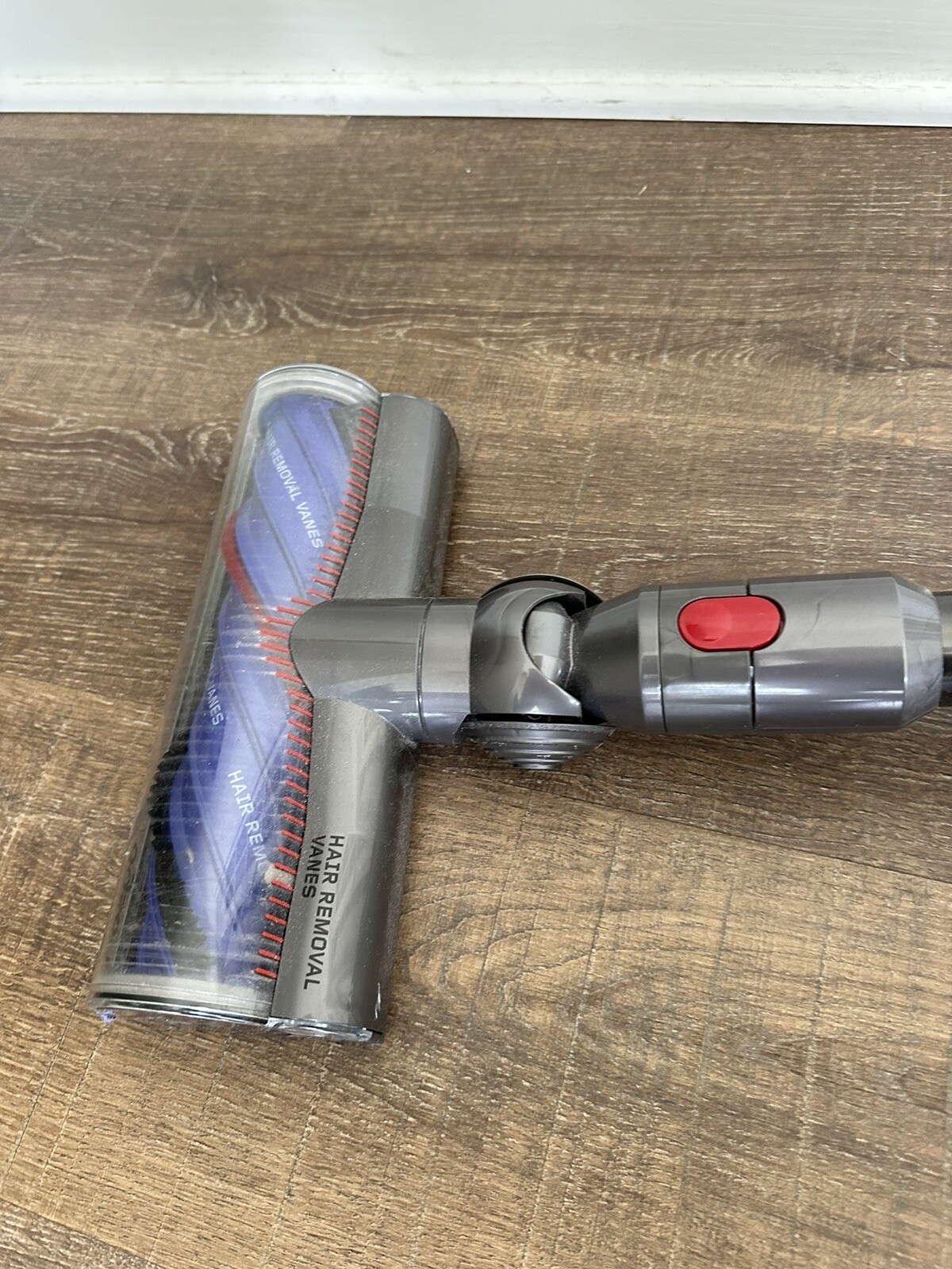 Dyson V8 Stick Vacuum Cleaner - Silver/Nickel (400473-01) gallery
