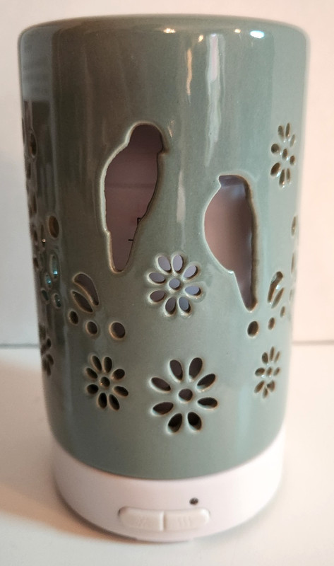 NEW Cheerful Ultrasonic Aroma Diffuser ~ Lights up in 7 Colors ~ 2 mist modes gallery