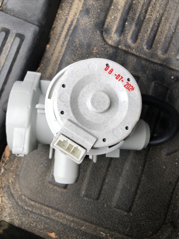 NEW Washer Drain Pump Part EAU63743803 (comes With Housing No Filter) AHA756934 gallery
