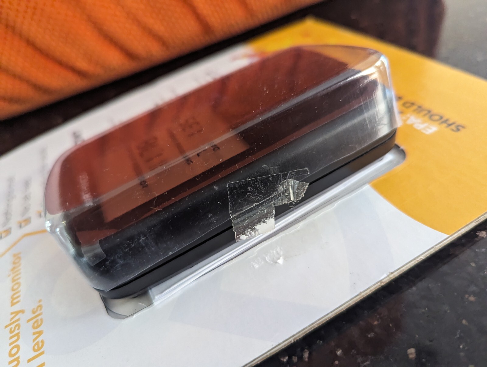 Airthings Battery Operated Digital Radon Detector, BOX DAMAGED gallery