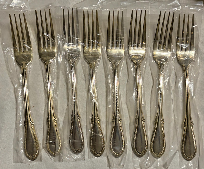 Faberware Breeze-Gold Electroplated Feathered Tip Flatware Service for 8 Serving gallery