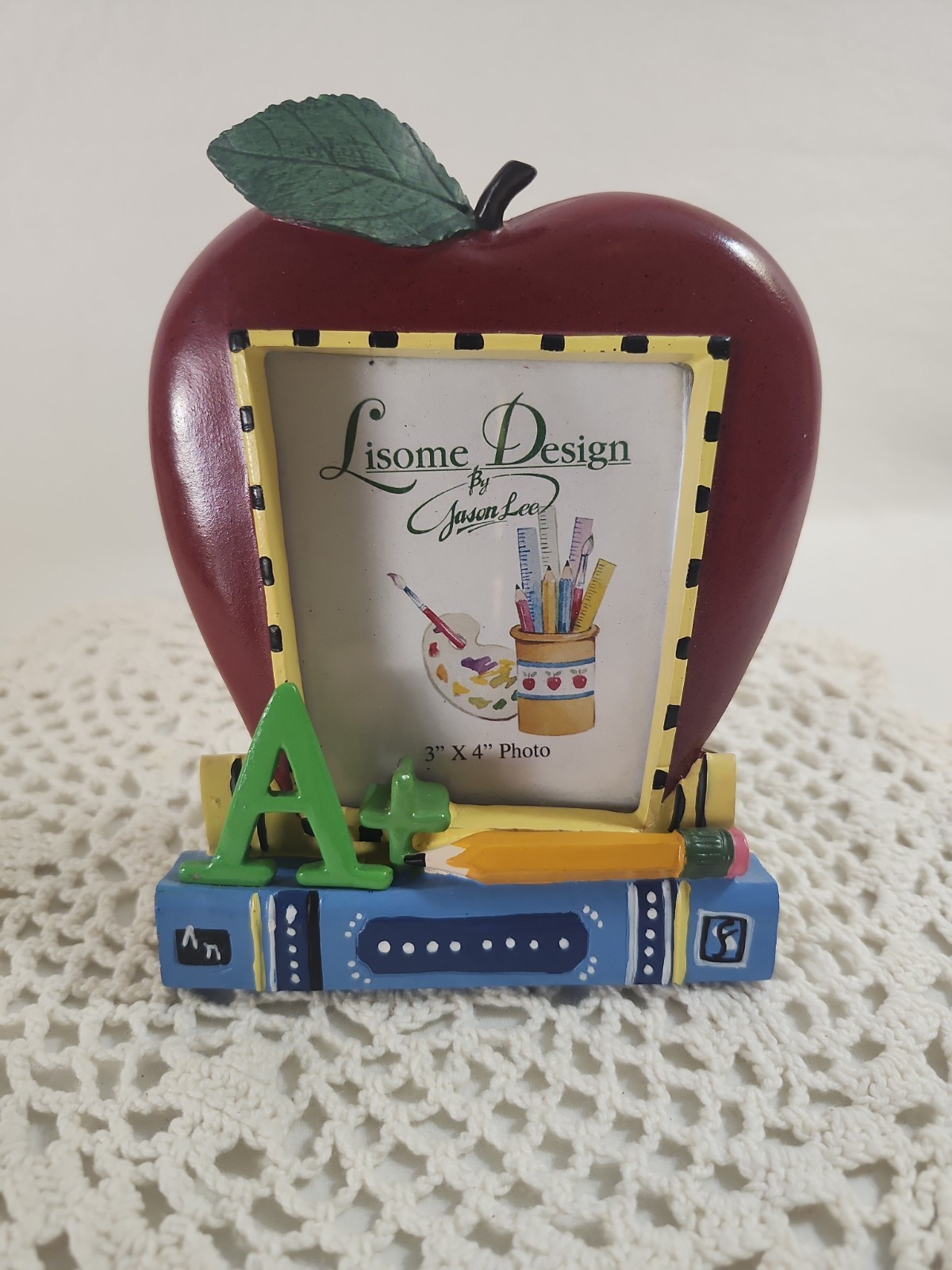 Vtg 3D Apple Shaped Picture Frame Teacher Books Pencil Small 3 x 4 Classroom gallery