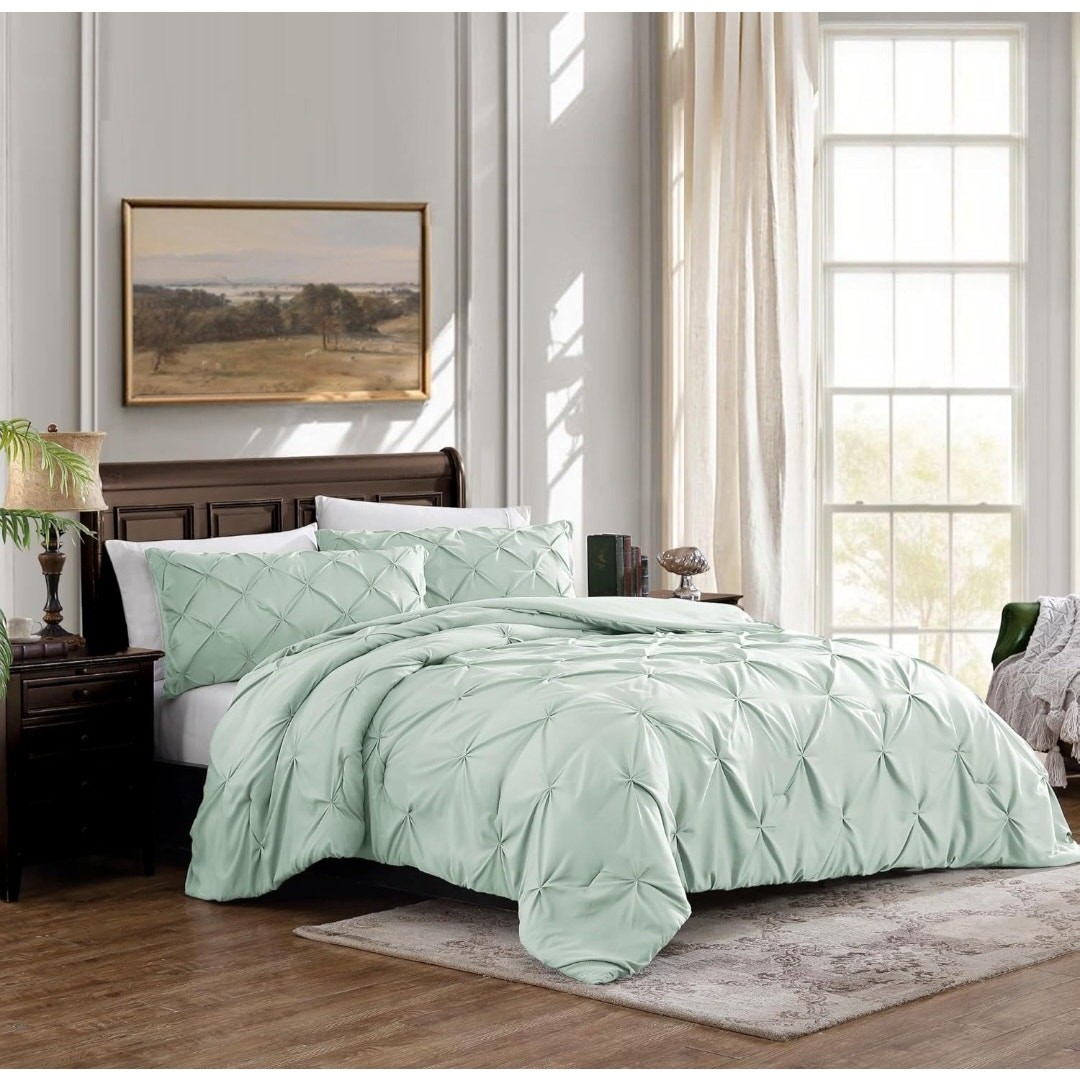 Cathay Home Inc. Premium Collection Pintuck 3-Pc. Comforter Set, Full/Queen gallery