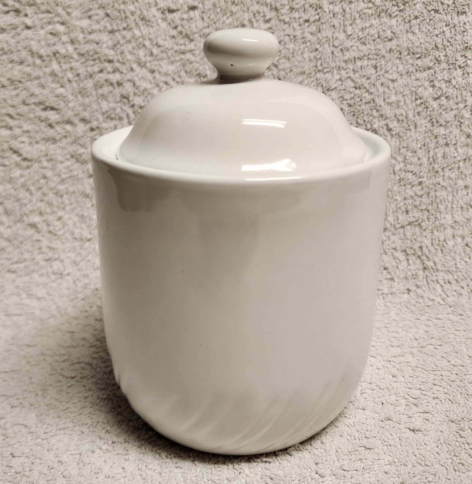 Home Collection Stoneware White Canister with Lid Rubber Gasket 1991 Taiwan 6.5" gallery