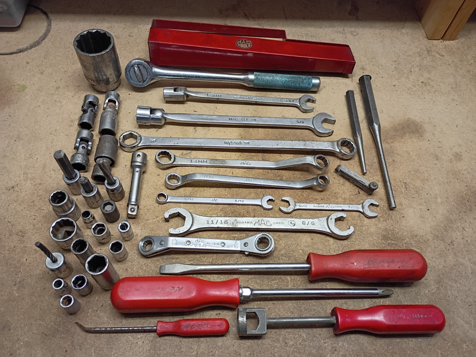 MAC Tools 40-PC Mixed Tool Set:Sockets, Wrenches, Screwdriver, Ratchet and More gallery