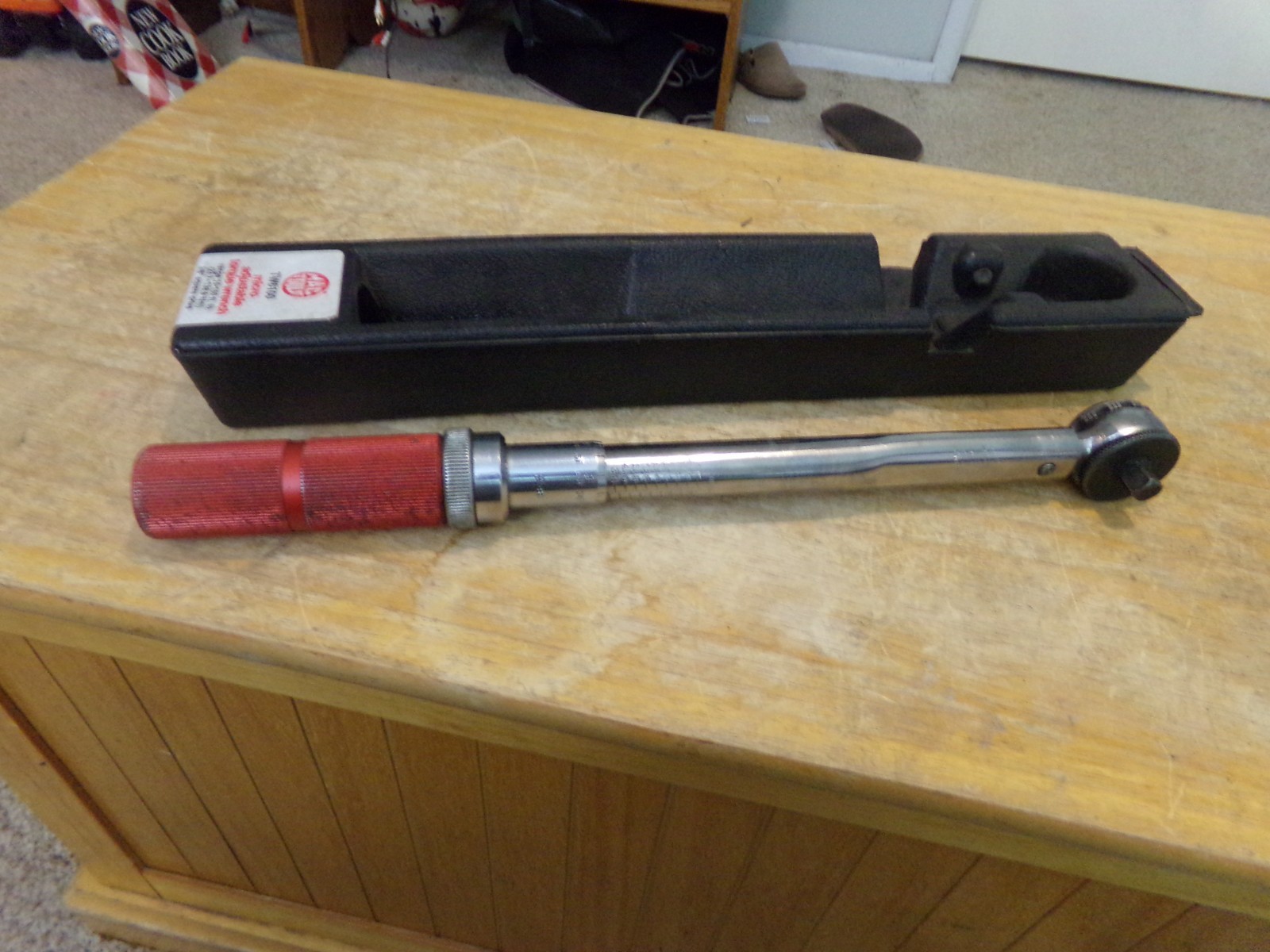 Mac Tools TW61000 15-100 ft. lb Torque Wrench 3/8” Drive gallery