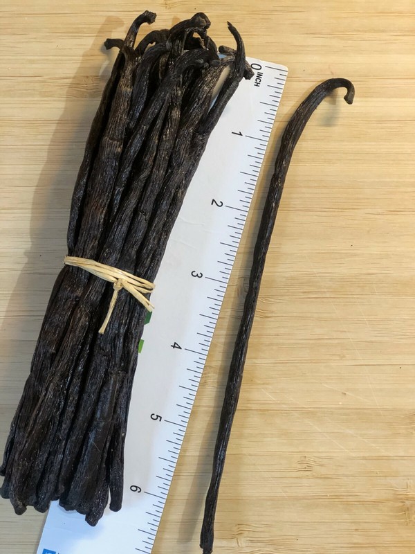 Madagascar Gourmet Vanilla Beans Grade A/B - Great for Extraction & Baking! gallery