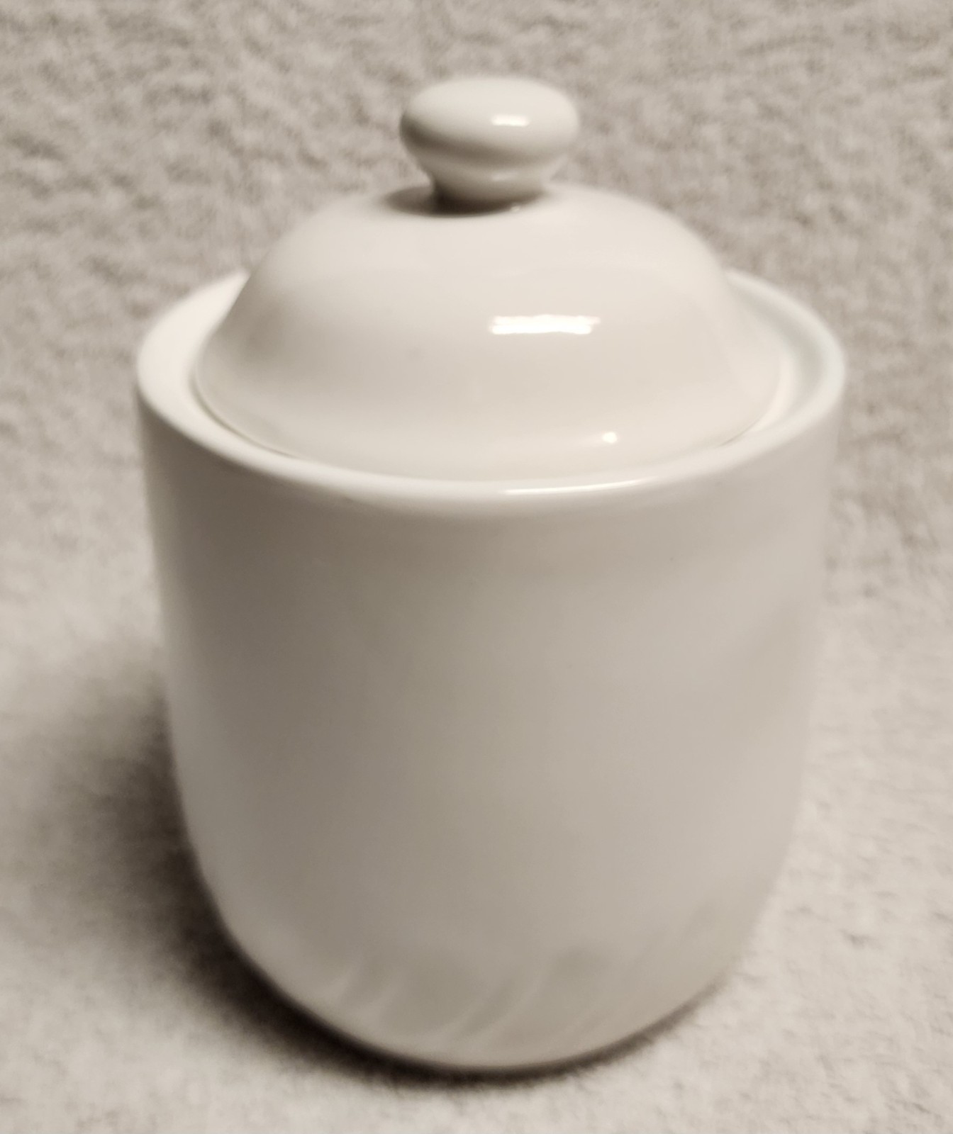 Home Collection Stoneware White Canister with Lid Rubber Gasket 1991 Taiwan 6.5" gallery