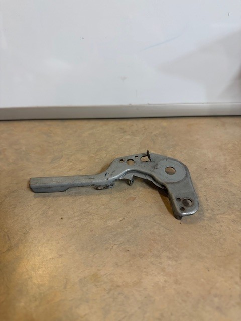 Genuine OEM Honda 16571-ZH8-020 Control Lever USED GOOD CONDITION gallery