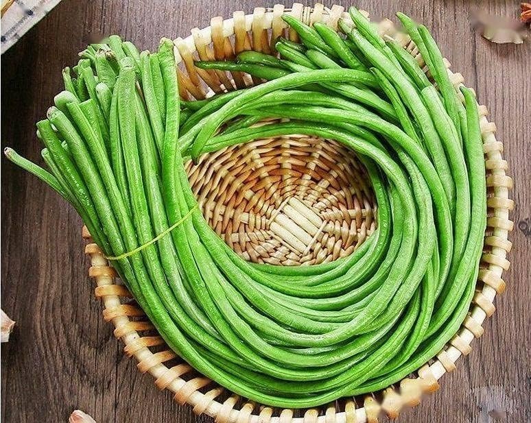 Space-Saving Non-GMO Yard Long Bean Seeds - Ideal for Containers & Trellises gallery