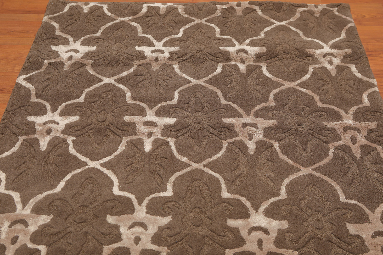 4'8"x6'7" Handmade Wool & Bamboo Silk Loop & Cut Pile Area Rug Traditional Brown gallery