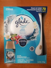 Glade Automatic Spray Kit 1 Automatic Unit + 1 Aqua Waves Spray Refill 1526-E15G