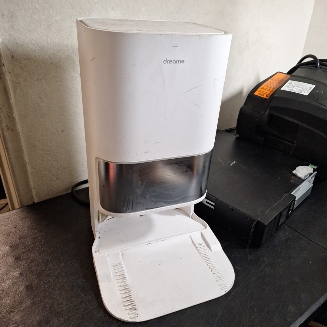 DREAME RCS9 Robot Vacuum BASE CHAGER gallery
