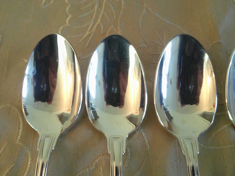 Wallace Silverplate Hotel Pattern Multi-Motif Six Teaspoons gallery