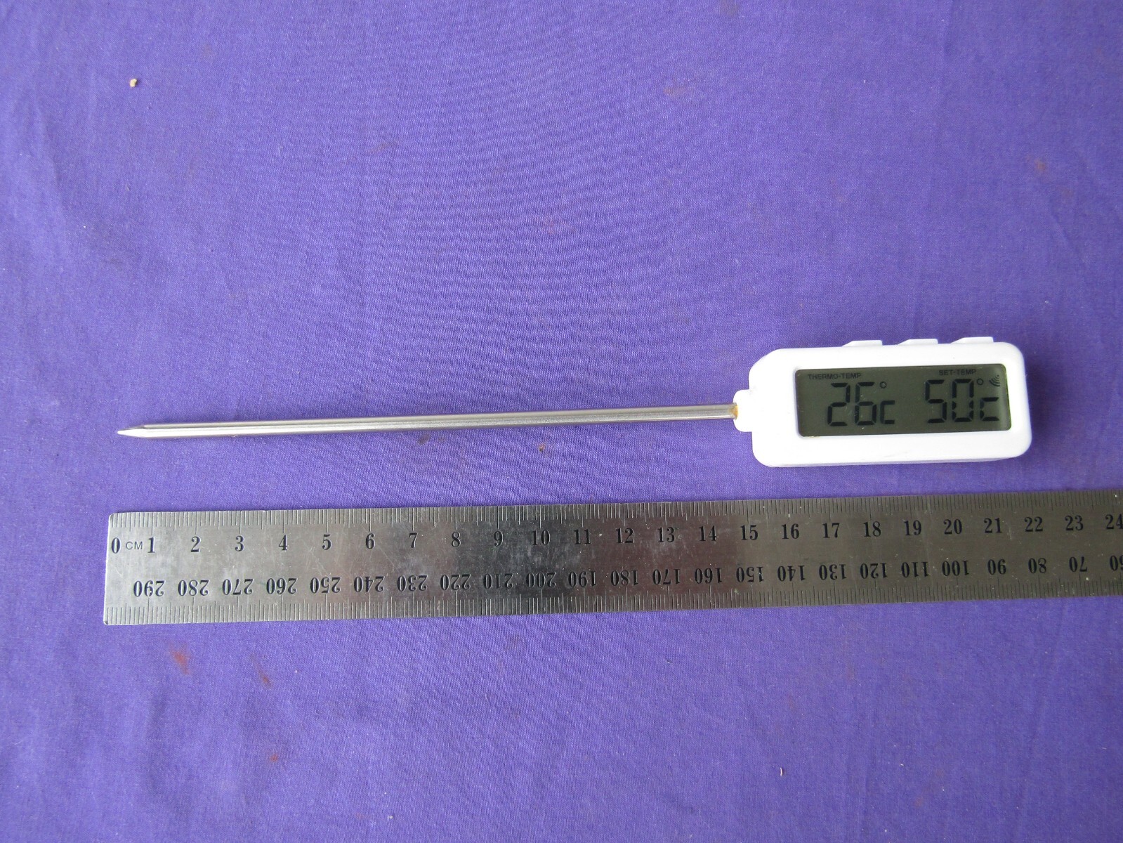 Digital Stick Min/Max Thermometer with Timer to 300 degrees Celsius gallery