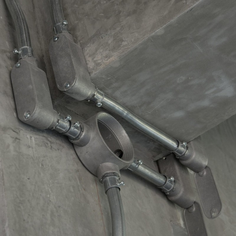 TayMac RLB050 Threaded LB Conduit Body, Die Cast Aluminum, Stamped Steel Cove... gallery