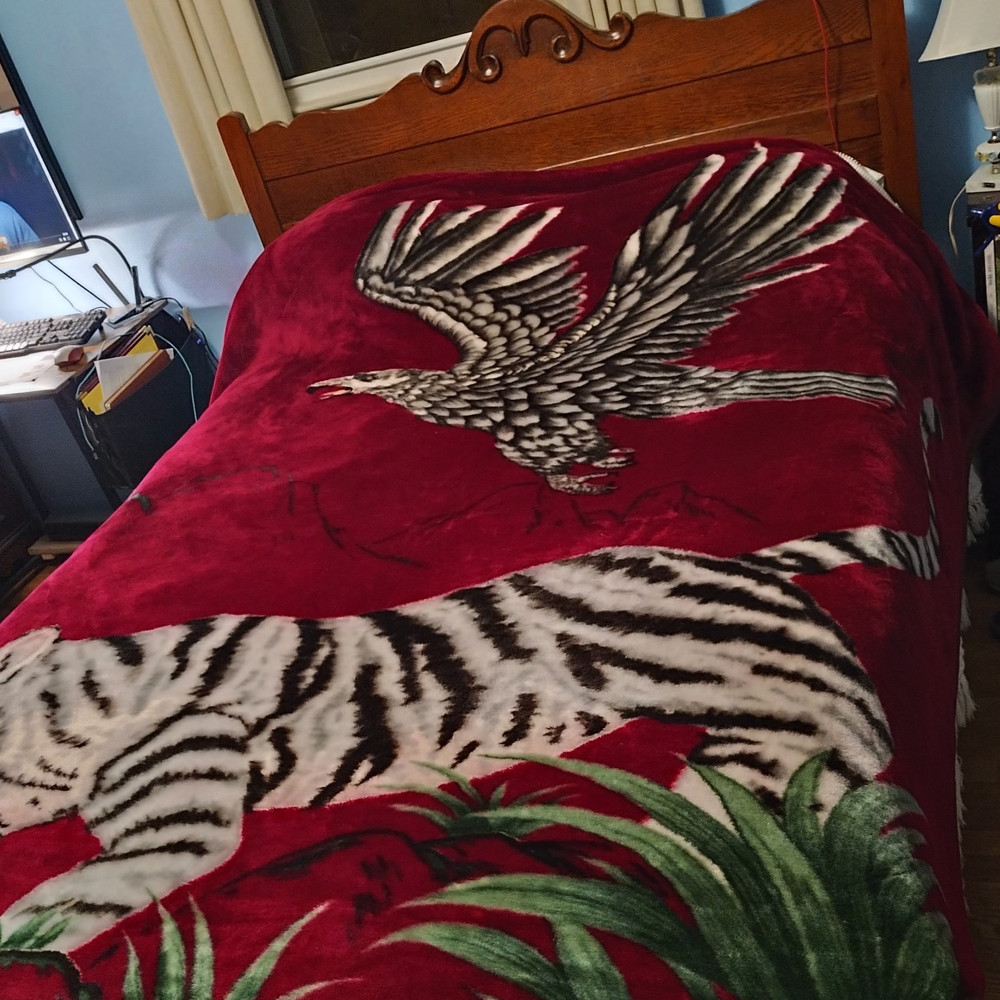 World Class Mink Blanket Eagle and Tiger Thick Super Soft Warm Heavy 82 x 93 In
