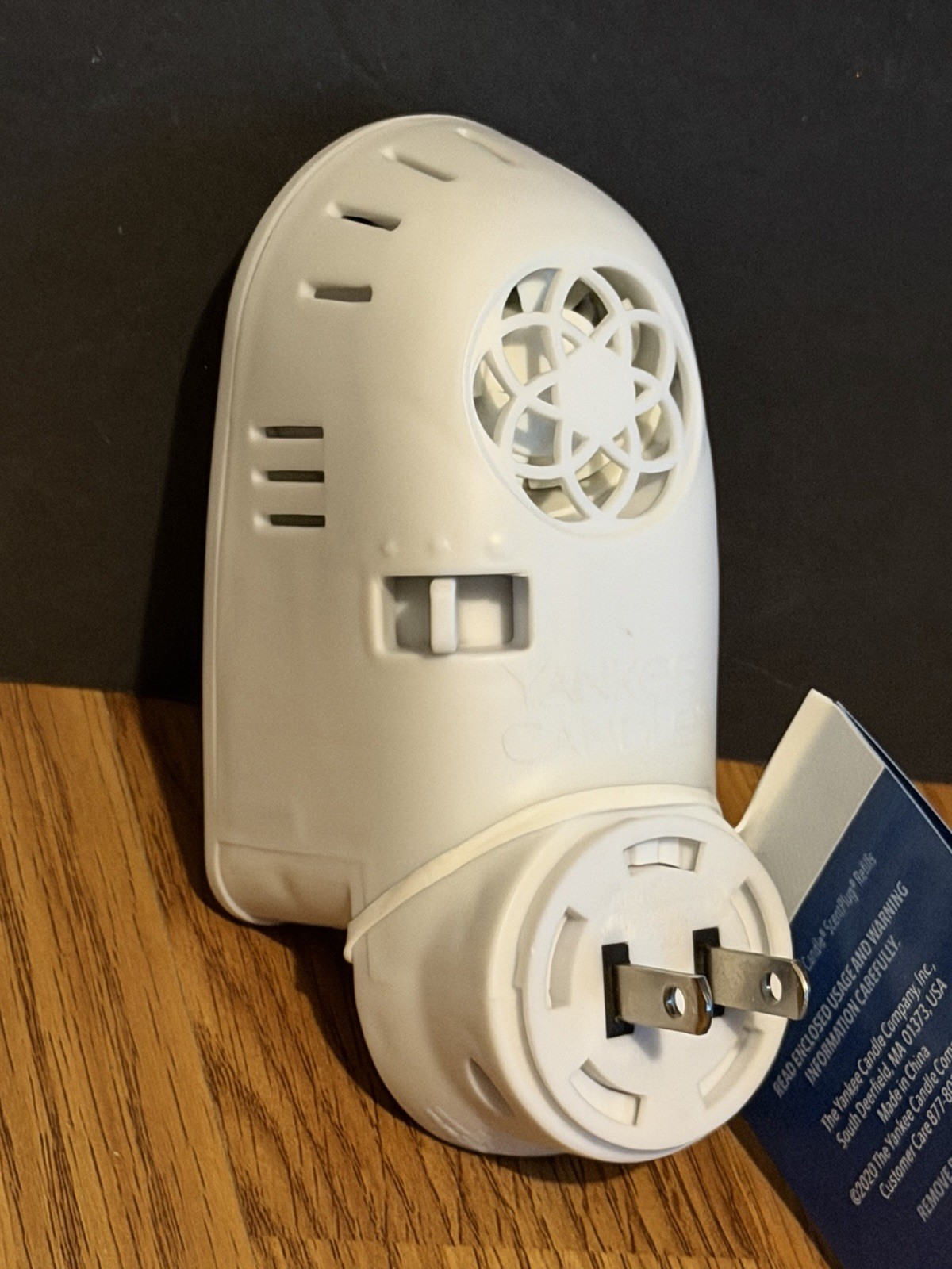 Yankee Candle Moroccan ScentPlug Fan Diffuser Plug with Built-in Light Sensor gallery