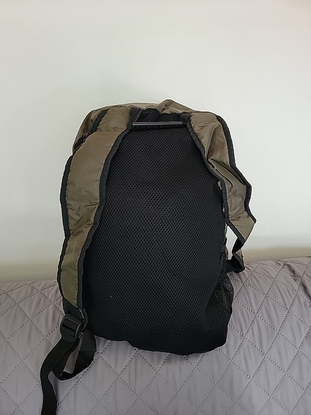 Eddie Bauer Packable Lightweight Backpack/Shoulder Bag Stowaway Excellent 3