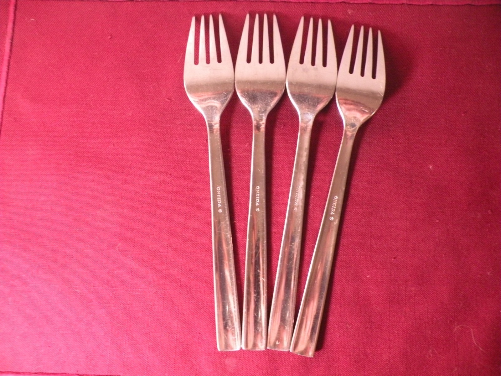 Set Of 4 Dinner Forks Oneida Cirque Stainless Steel Flatware 8" gallery