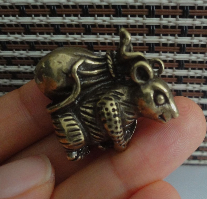 Vintage Style Solid Brass Lucky Rat Carry Bag Statue Pendant for Office Decor gallery