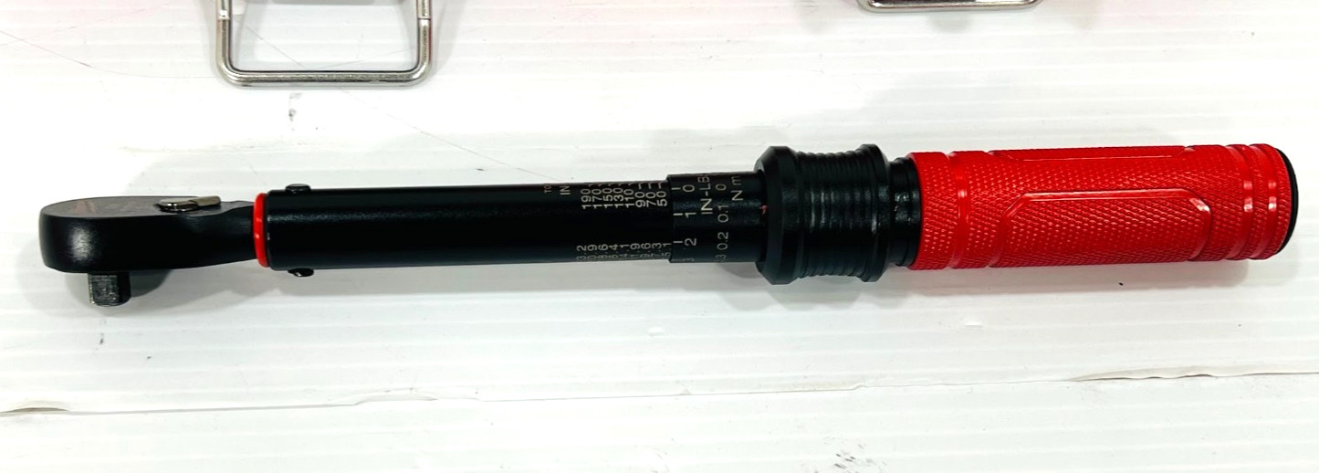 Milwaukee 1/4” Drive Click Torque Wrench 48-22-9200 (40-200 in·lbf) gallery