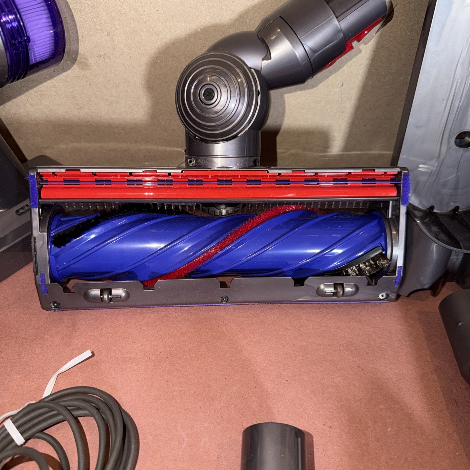 Dyson V8 Origin Extra Stick Vacuum SV25 Gray/Blue gallery
