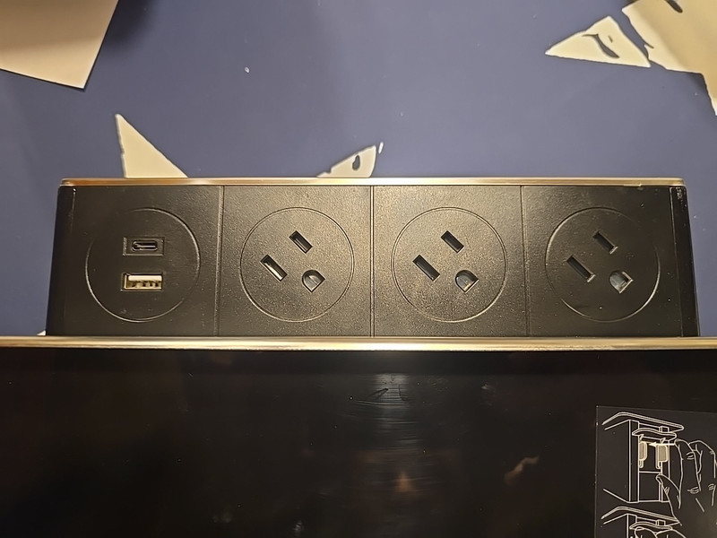 Link2Home Horizontal Pop-Up Socket 3 Grounded Outlets 2 USB 6ft Awg gallery