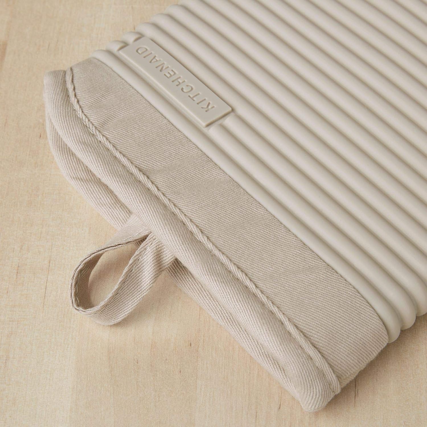 Ribbed Soft Silicone Oven Mitt 2-Pack Set, 7.5"X13", Milkshake gallery