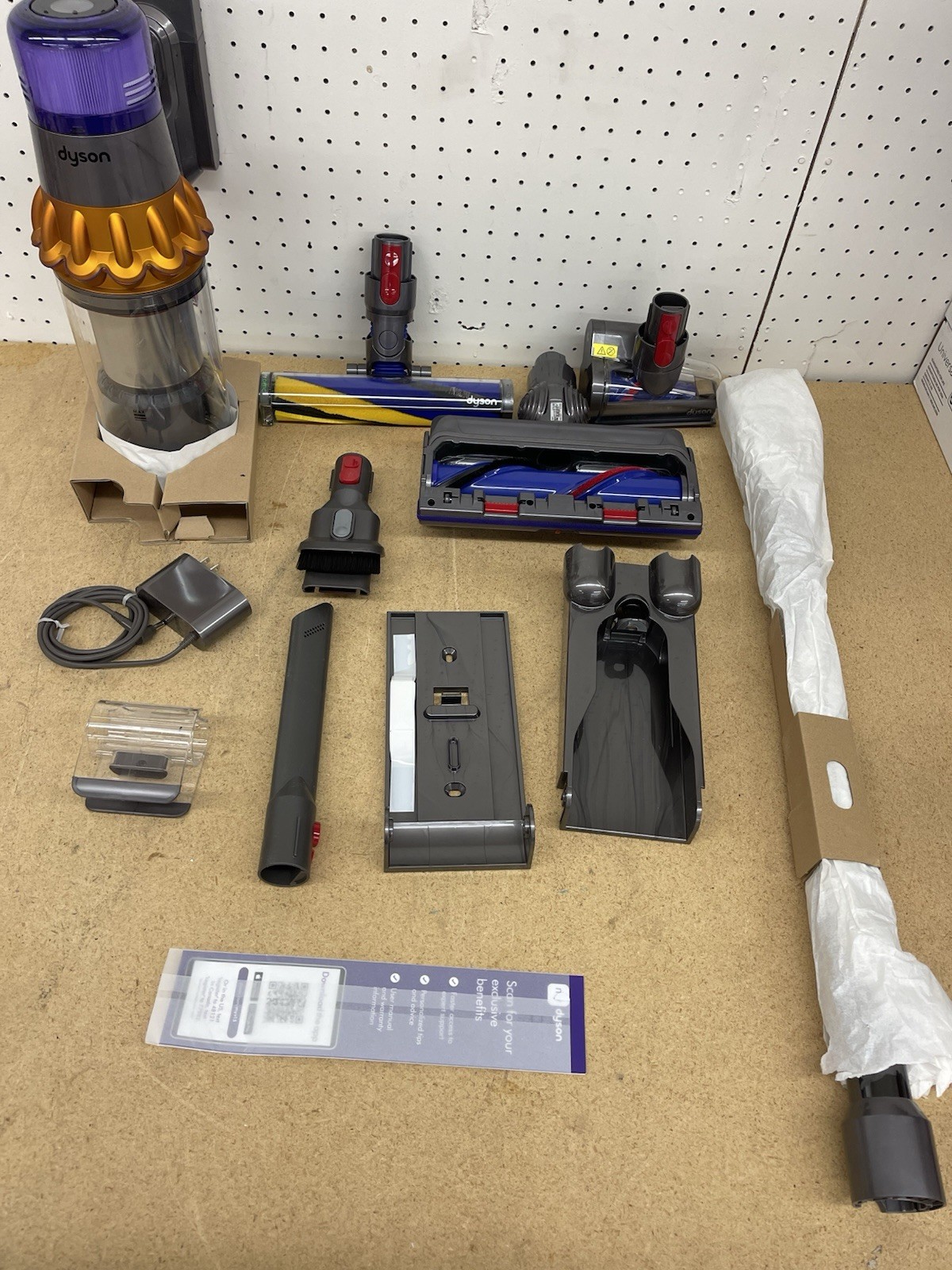 Dyson V15 Cordless Stick Vacuum Cleaner gallery
