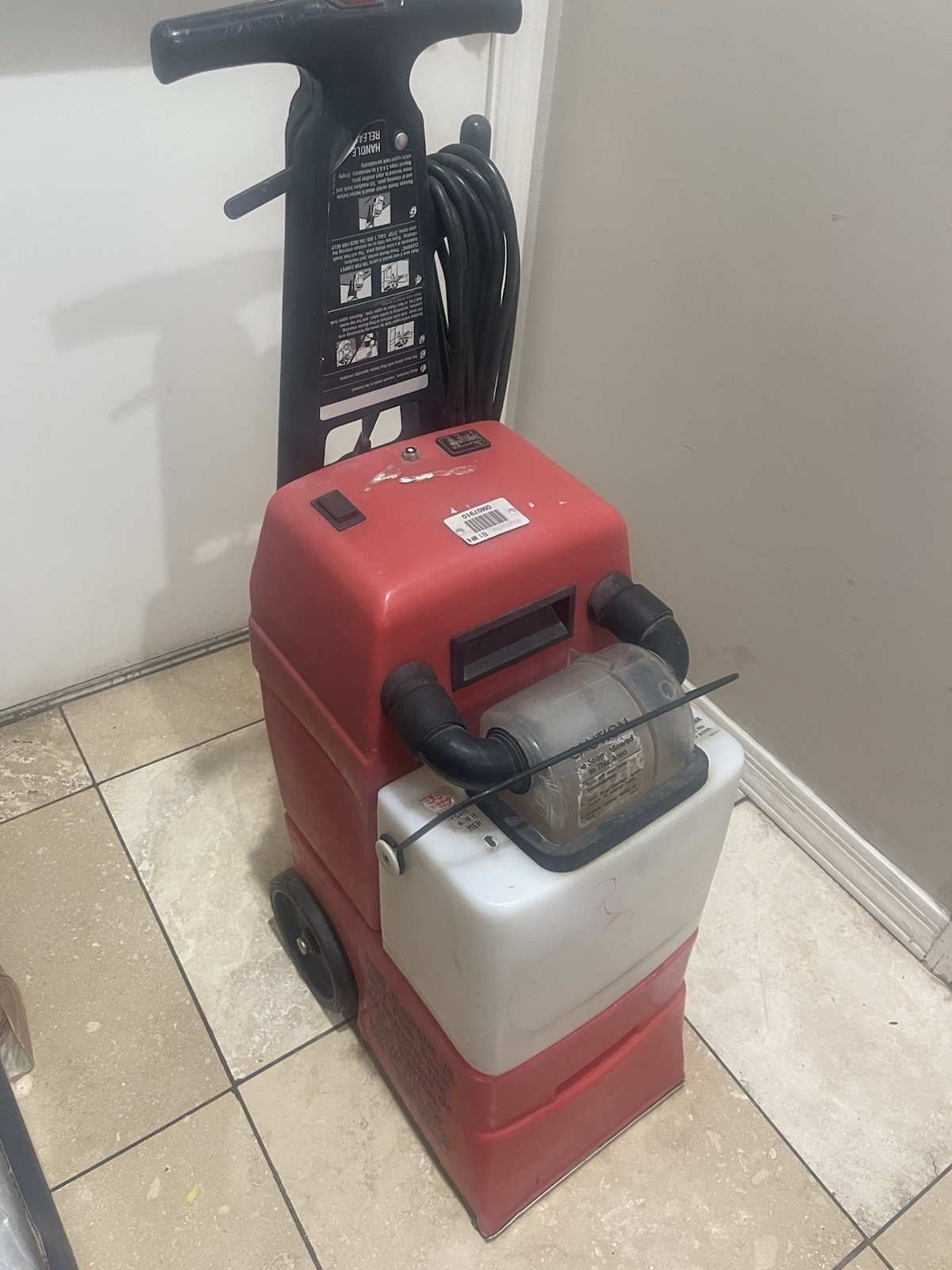 RUG DOCTOR MIGHTY PACK COMMERCIAL CARPET CLEANER MODEL MP-R2C WORKS gallery