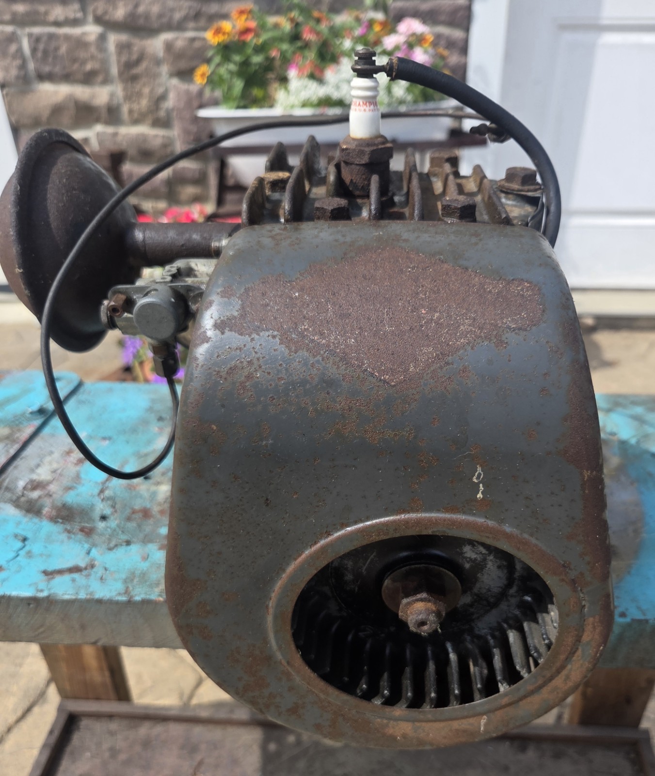 Antique Vtg. Briggs And Stratton Engine Model WMB Kick Start Engine. Washers. gallery
