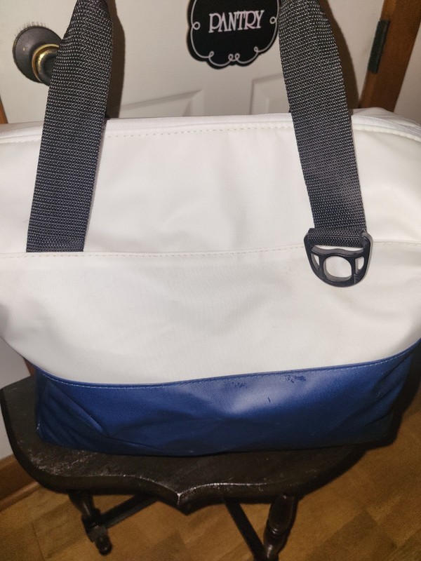 Igloo Seadrift soft 36 can snap down cooler RED,WHITE,BLUE NWT gallery