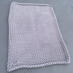 Donna Sharp Chunky Knit Throw Blanket 47” x 65” in Gray Weighted Relaxing Throw